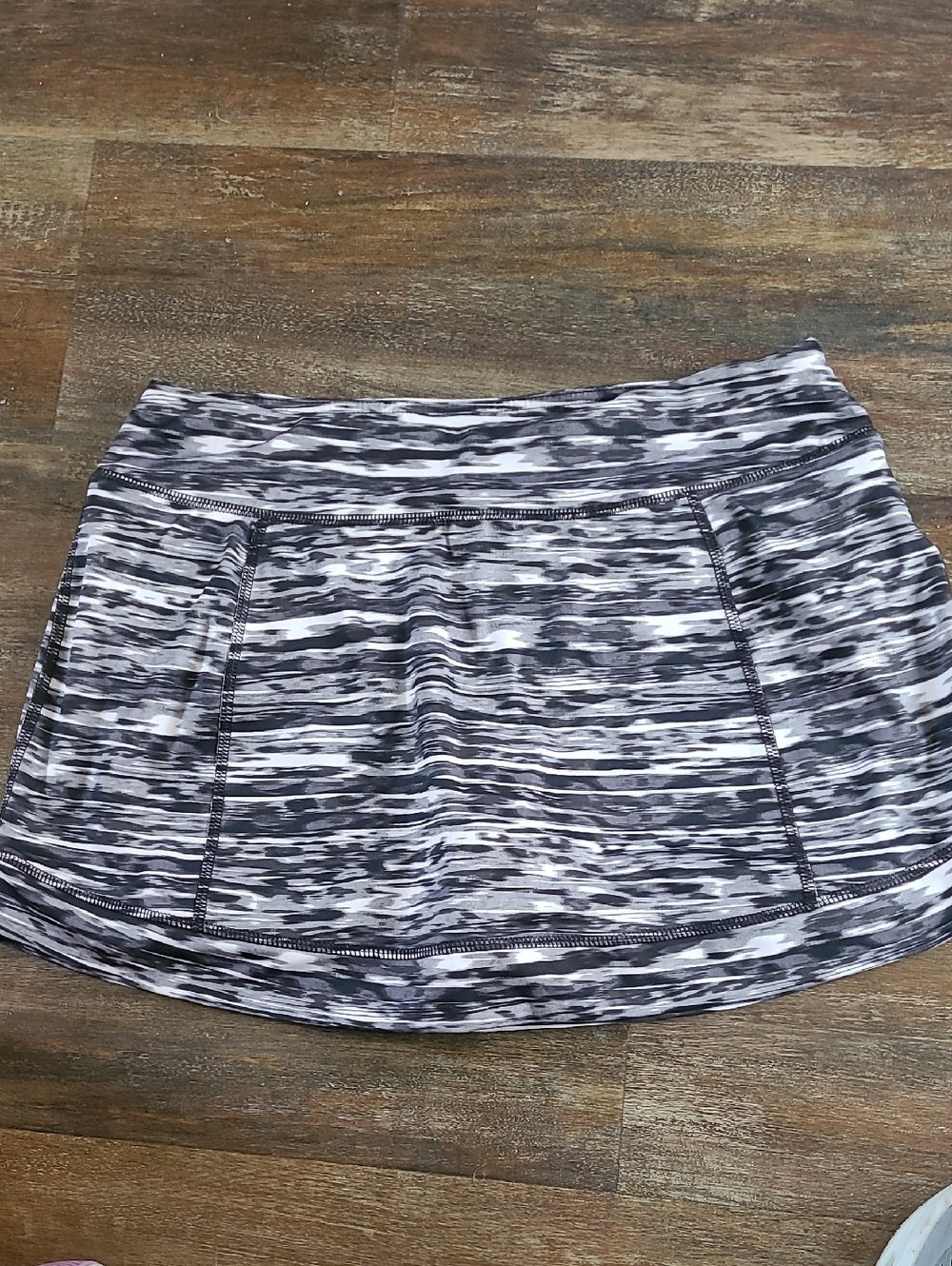 tek gear Black & White Space-Dye Performance Skirt